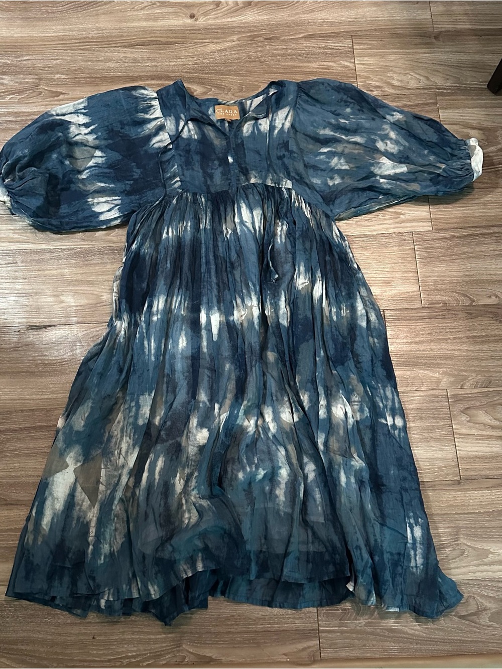 CLARA the label Navy and White Tie-Dye Puff Sleeve Dress size small